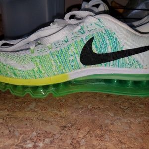 Womans nike running shoes